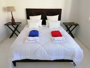 Luxury Apartment, 2 Bedrooms, Beachside | 2 bedrooms, soundproofing, iron/ironing board, free WiFi - Luxurious Apartment in le Palace (La Marsa)