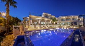 Kolam renang tertutup, kolam renang terbuka, kerusi lepak pantai 