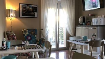 Free daily local cuisine breakfast