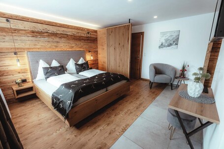 Caja de seguridad en la habitación, wifi gratis y ropa de cama