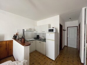 家庭公寓 | 私人厨房 | 大冰箱、微波炉、烤箱、炉灶