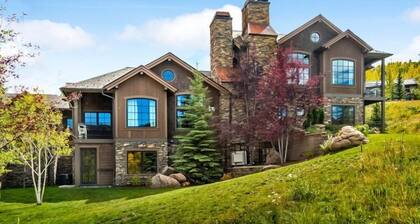 Ski in, Ski out, 2 Bedroom Luxury Residence in Snowmass Village