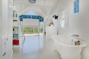 Business Villa, 4 Bedrooms