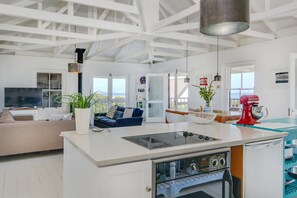 Coffee/tea maker, cookware/dishes/utensils - Gannet Beach House (Cape Town)