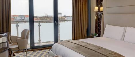 In-room safe, desk, iron/ironing board, free WiFi