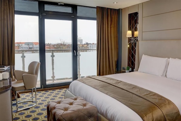 In-room safe, desk, iron/ironing board, free WiFi