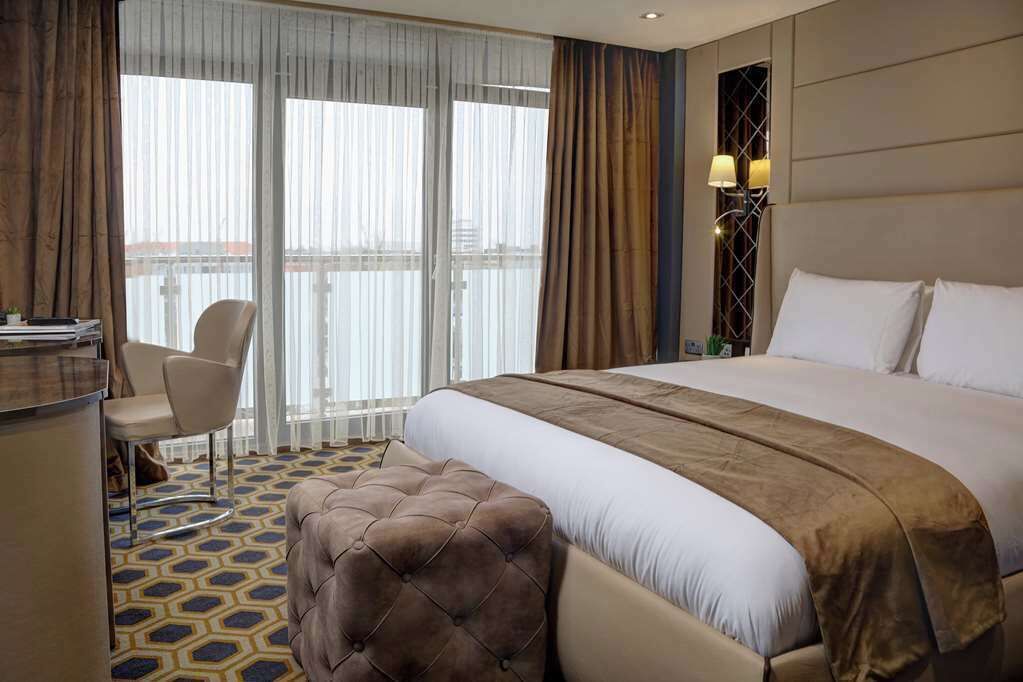 In-room safe, desk, iron/ironing board, free WiFi