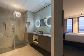 Bathroom shower - Postillion Hotel Amsterdam (Amsterdam)