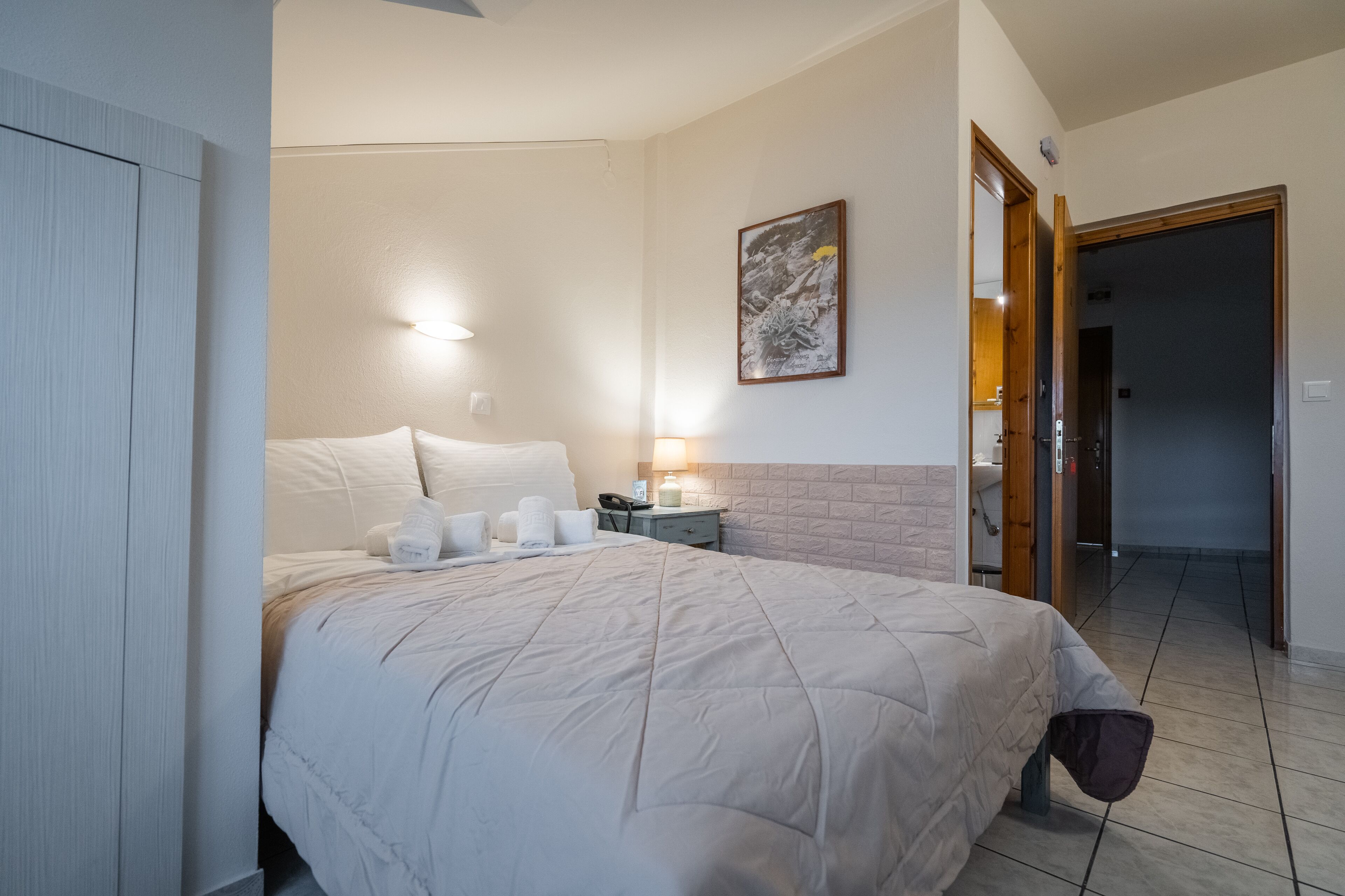 Kamar Double Ekonomi | Seprai katun Mesir, seprai premium, dan bantalan ekstra lembut