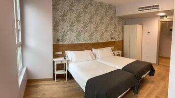 Twin Room, Ensuite | Soundproofing, free WiFi, bed sheets