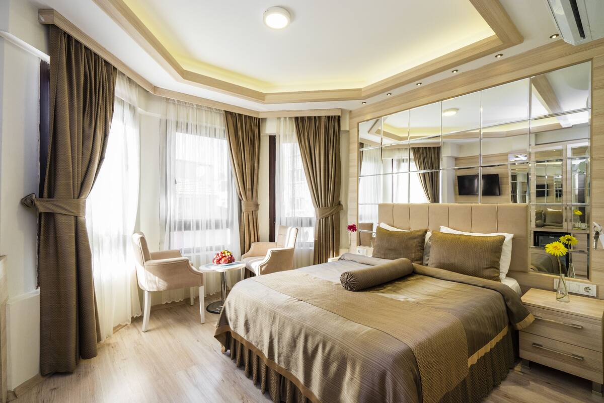 Economy Room