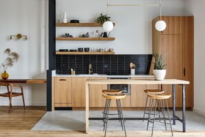 Design-Apartment, 2 Queen-Betten, Badewanne | Eigene Küche