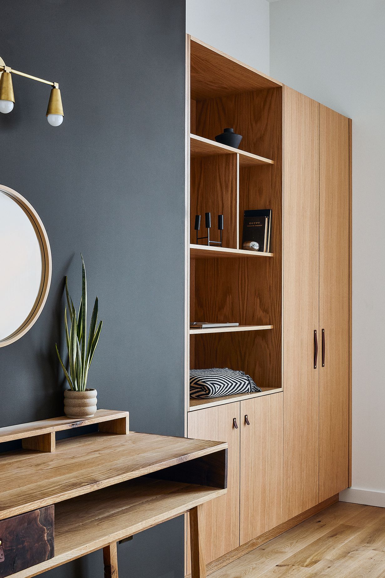 design apartment, 2 queen beds, bathtub | children’s theme room