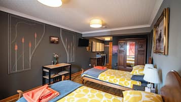 Twin Room, 2 Single Beds, Non Smoking (Raven Room) | Individually decorated, individually furnished, desk, free WiFi