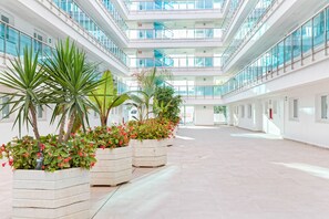 Interior entrance - Aparthotel Sea Experience (Alcala de Xivert)