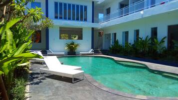 Outdoor pool, pool loungers