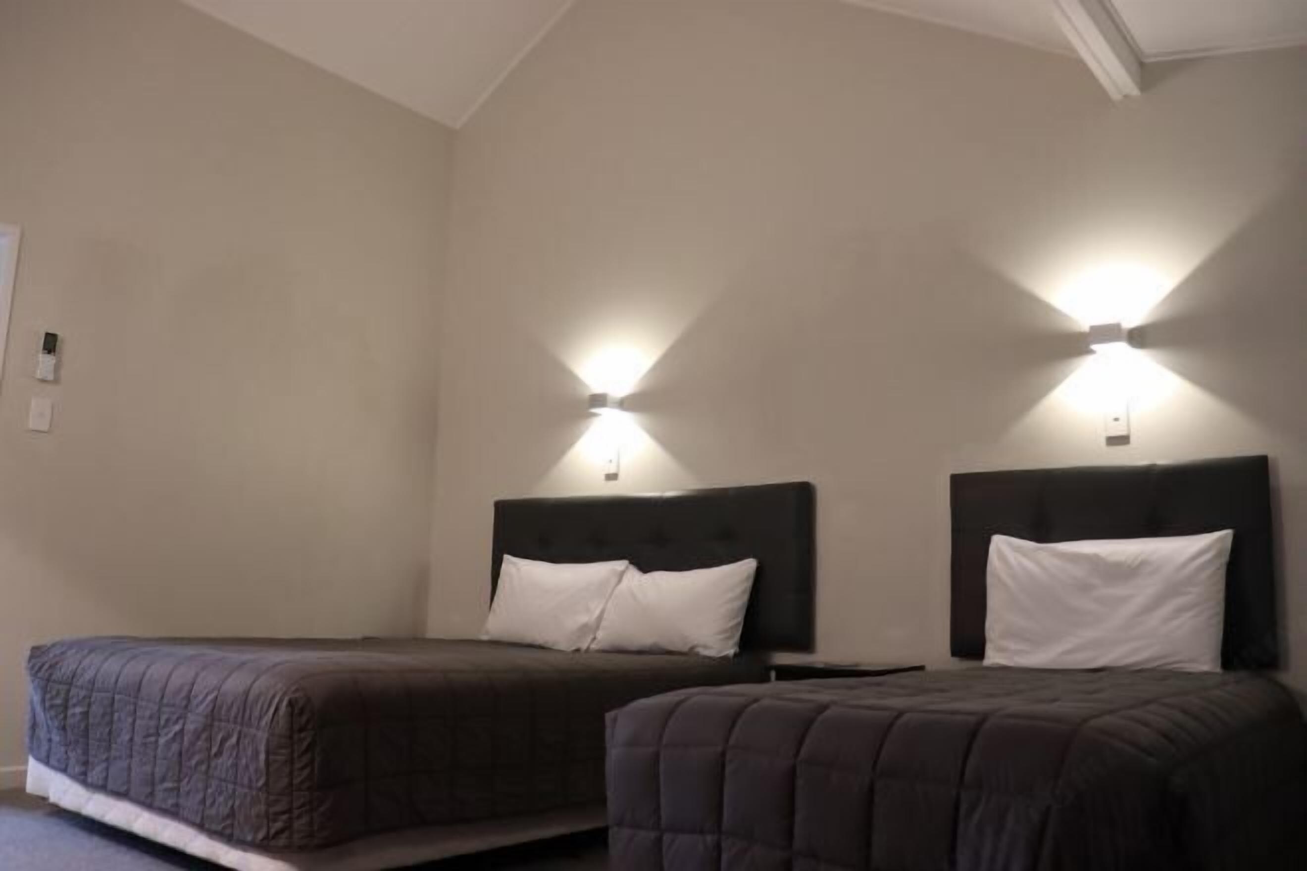 Skrivbord, arbetsyta för laptop, gratis wi-fi och sängkläder