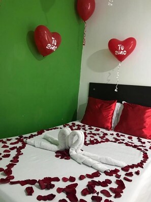 Blackout curtains, free WiFi, bed sheets