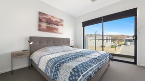 5 chambres, fer et planche à repasser