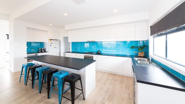 Microwave, oven, stovetop, dishwasher
