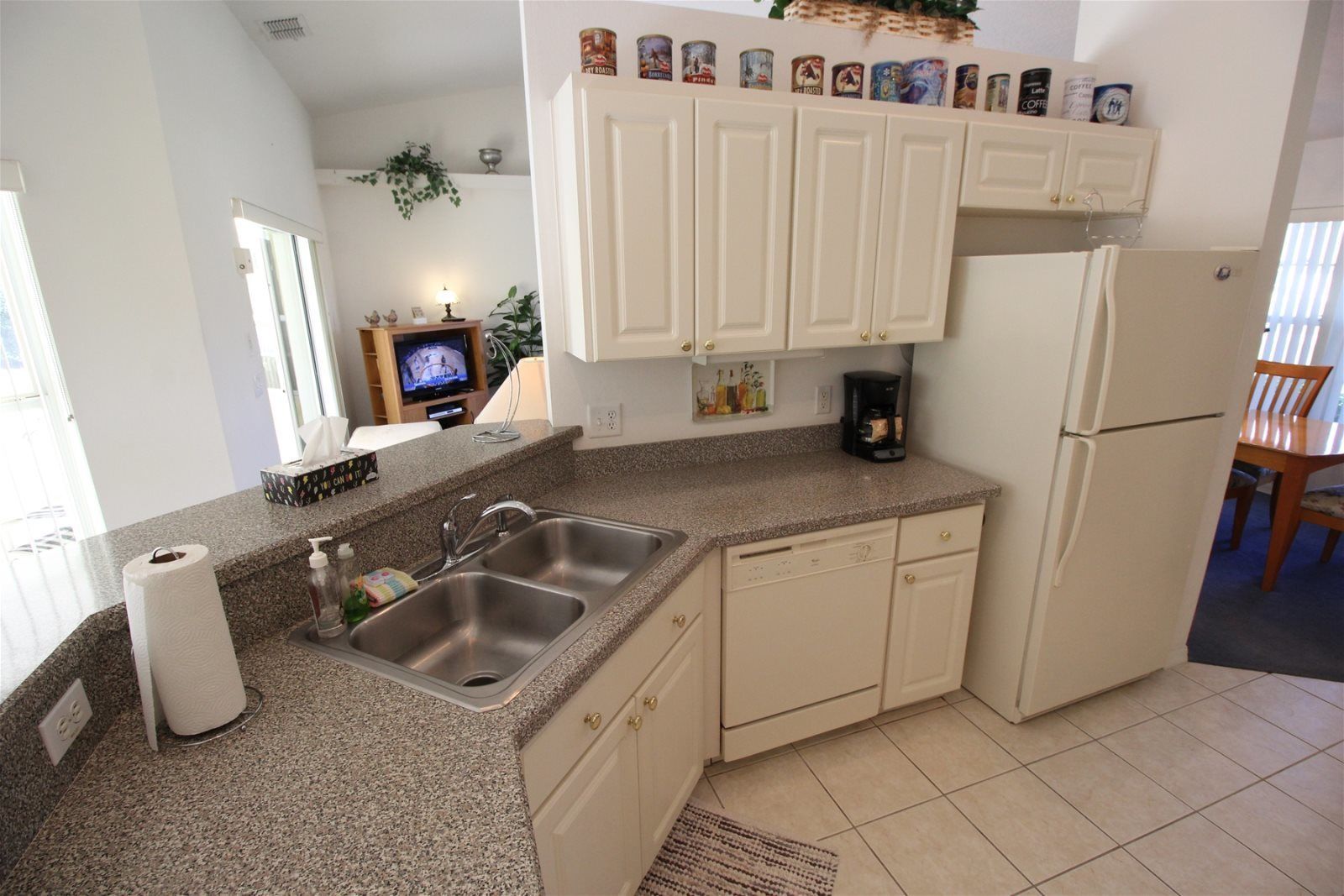 House | Private kitchen | Stovetop, dishwasher