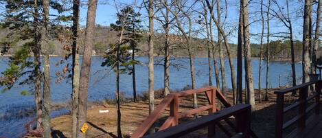 15SierLn-Patio Lake View (3)