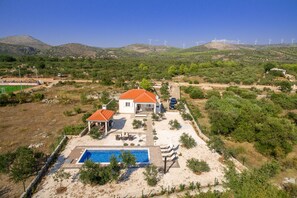 Exterior - HOUSE OLEA, with private pool, completely private, great for families (Gustirna)
