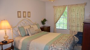2 bedrooms, Internet, bed sheets - 149LaViLn | DeSoto Courts Townhome | Sleeps 4 (Hot Springs Village)