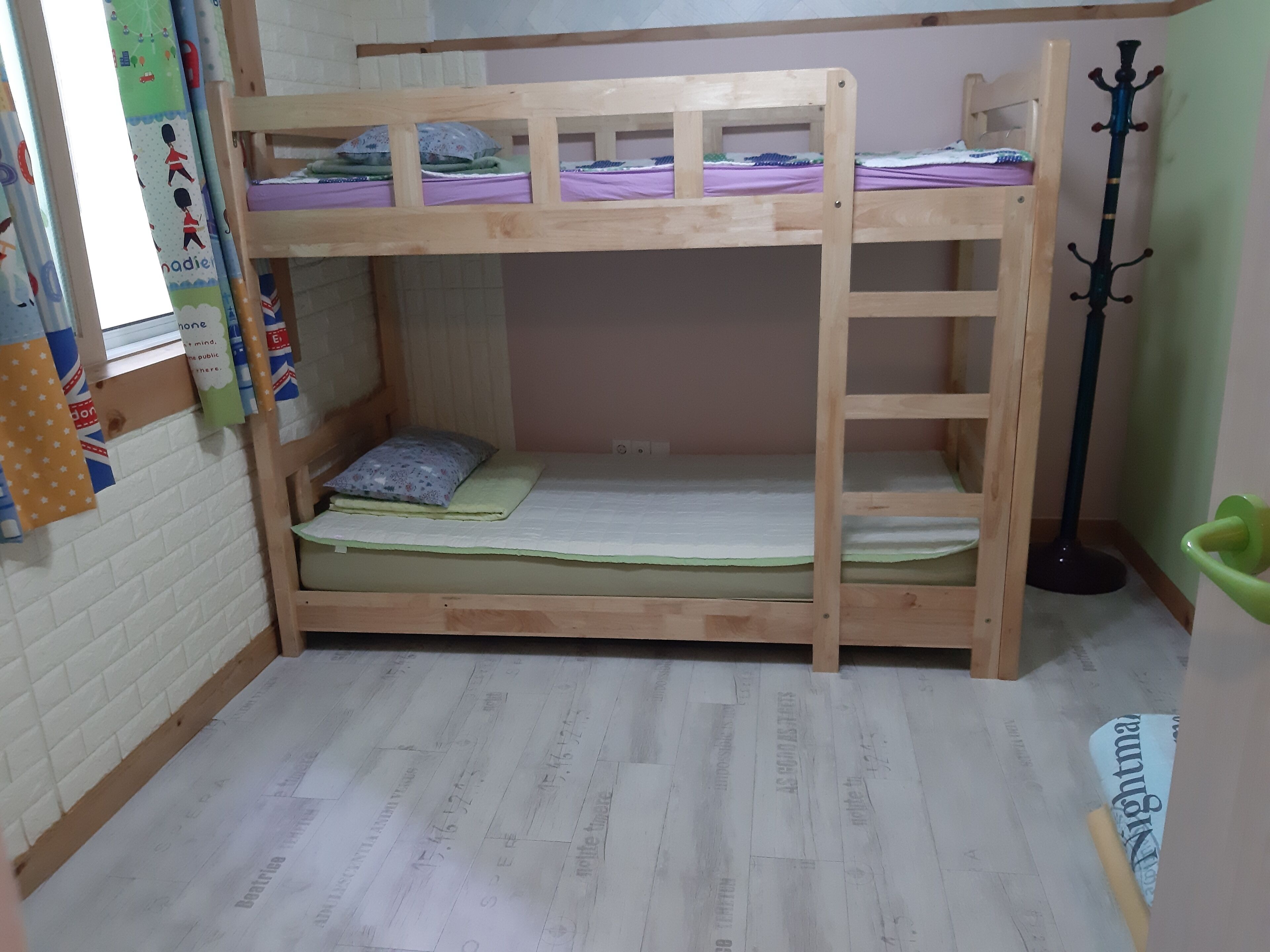 Family Room | Blackout curtains, soundproofing, free WiFi