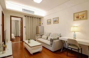 Đồ dùng nhà tắm miễn phí, máy sấy tóc, dép đi trong nhà 