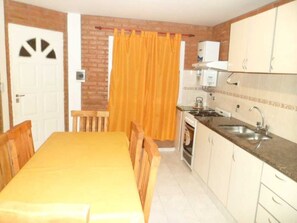 Family Apartment, 2 Bedrooms, Balcony (#1) | Living room | 20-inch TV with cable channels - Altos del Plata (Villa Carlos Paz)