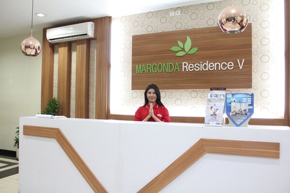 Reception - OYO 266 Margonda Residence 5 (Depok)