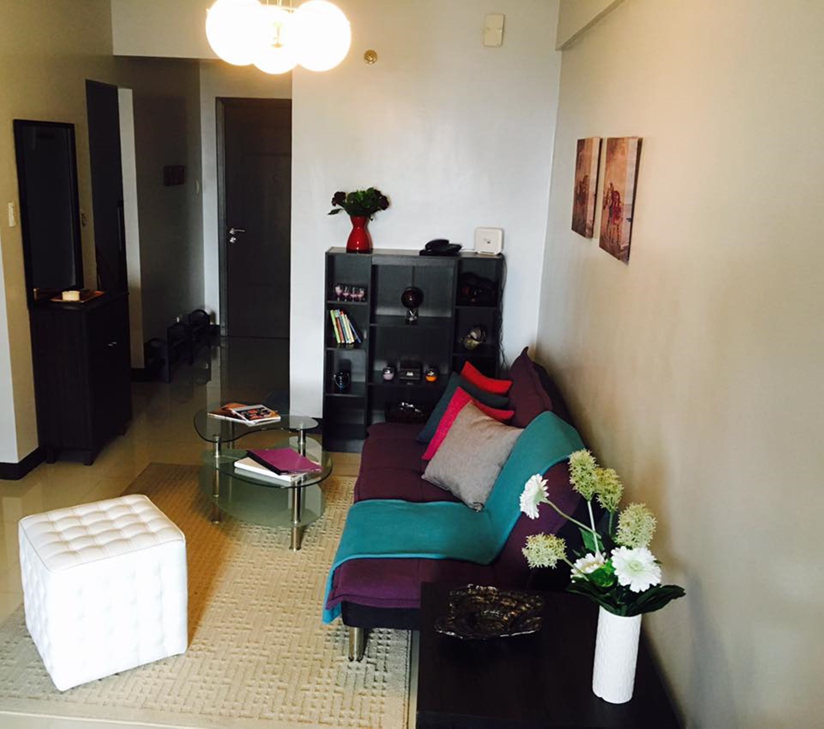 Superior Studio Suite | Living room | Flat-screen TV, DVD player