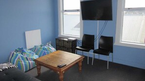 Living room - Surf Inn (Opunake)