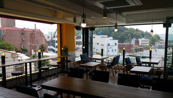 Dining - The View Hostel (Tongyeong)