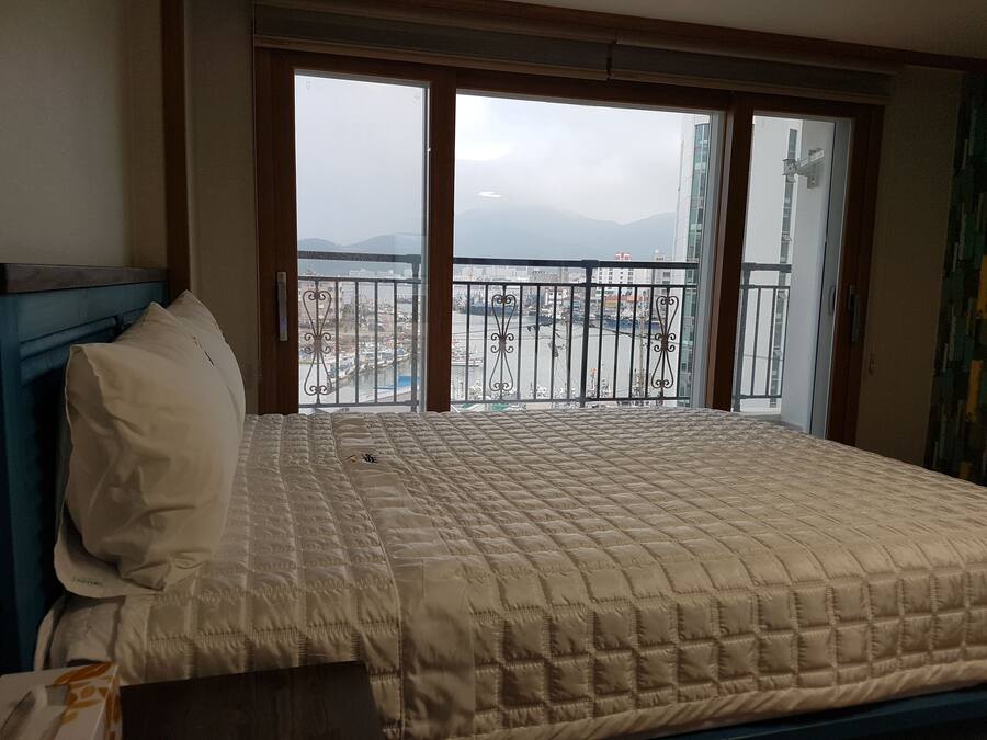 Family Room (3F) | Blackout curtains, free WiFi, bed sheets