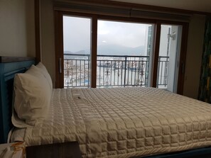 Habitación familiar (3F) | Cortinas opacas, wifi gratis, ropa de cama
