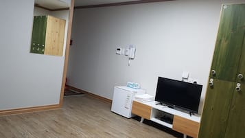 Quarto tradicional (Ondol) | Cortinas blackout, Wi-Fi de cortesia, roupa de cama