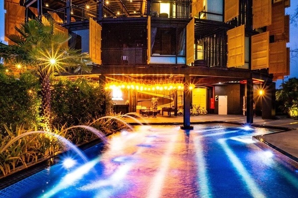 Outdoor pool, pool loungers