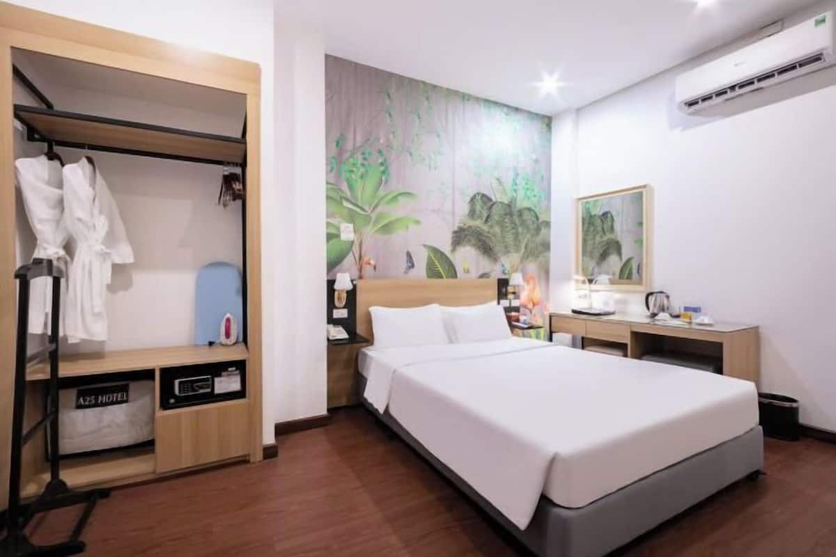 Minibar, in-room safe, soundproofing, iron/ironing board