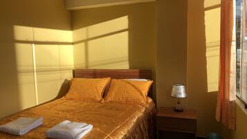 3 chambres, fer et planche à repasser, Wi-Fi gratuit