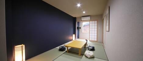 Private Vacation Home | Living area | Flat-screen TV