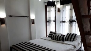 Deluxe Double Room, Non Smoking | Desk, soundproofing - Grand 39 (Ella)