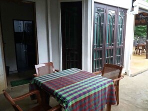 بوفيه فطور يوميًا مقابل رسوم