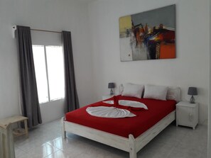 Zimmersafe, Schreibtisch, schallisolierte Zimmer, Zustellbetten