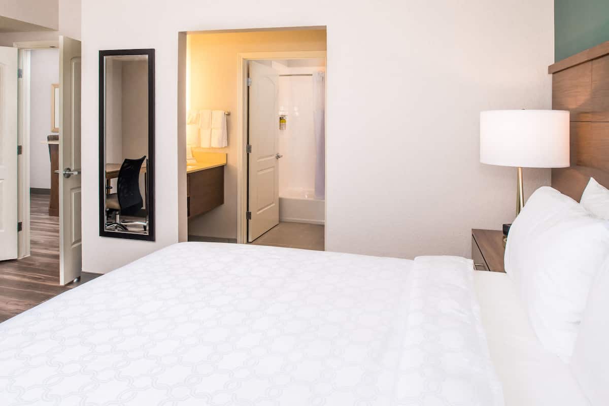 Suite, 1 chambre | Bureau, Wi-Fi gratuit
