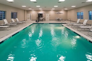Pool - Staybridge Suites Pecos by IHG (Pecos)