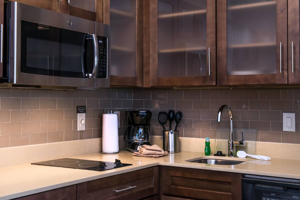 1 bedroom, desk, free wifi