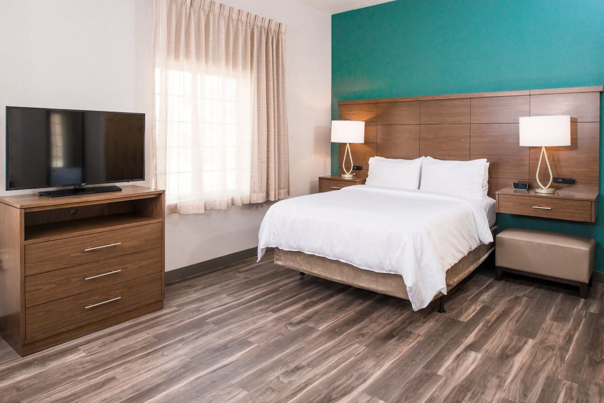 Suite Studio, 1 grand lit, accessible aux personnes à mobilité réduite (Communication Accessible) | Bureau, Wi-Fi gratuit
