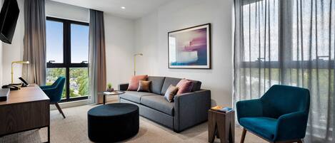 3 bedrooms, minibar, in-room safe, individually furnished